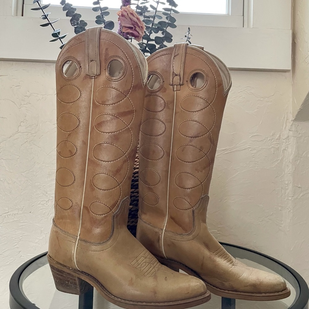 LAST CALL❣️🥀Vintage cowgirl boots beautiful camel leather